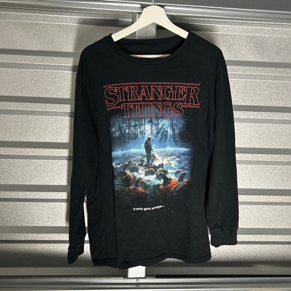 Netflix Stranger Things Long Sleeve Shirt Mens Large Black Pumpkin Patch Hopper